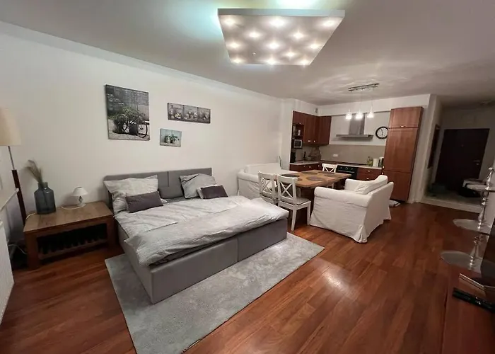 Beautiful Ground Floor Apartment In Warsaw